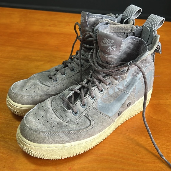 Nike Air Force 1 Suede Gunsmoke Sz. 8 - Picture 3 of 7